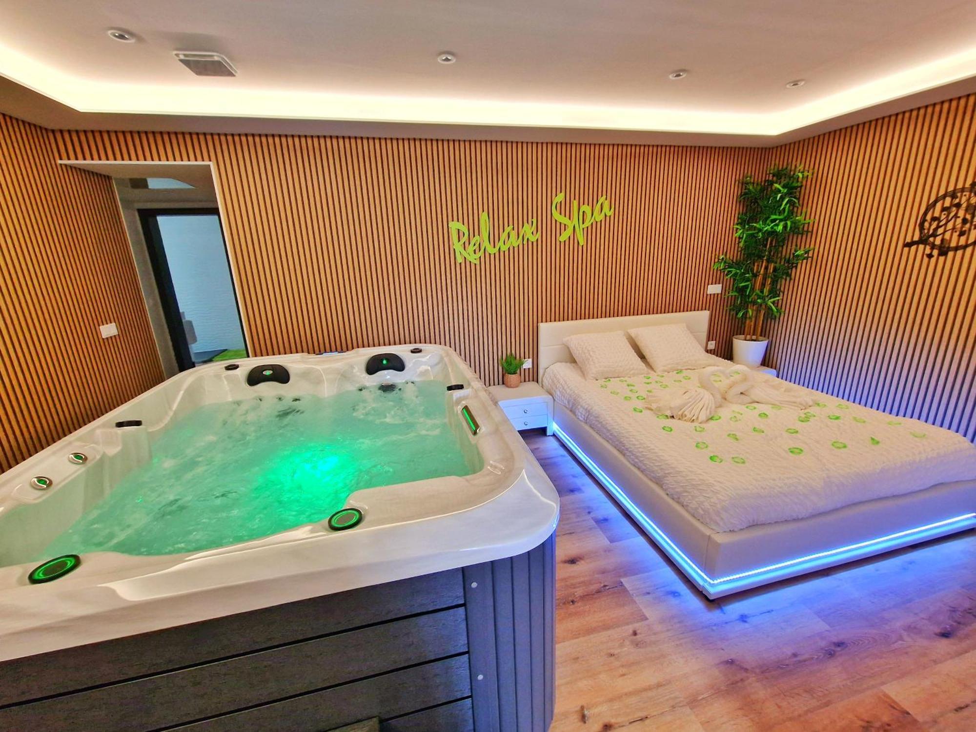 Relax Spa-4 Pers-Jacuzzi-Parking-Jardin-Clim-Colmar Muntzenheim Exterior photo